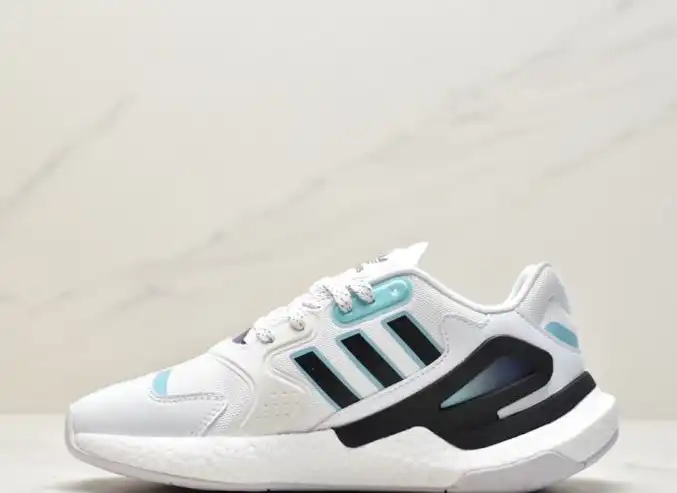 hype Adidas Sneakers