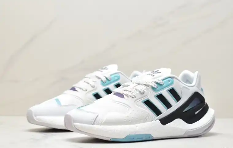 hype Adidas Sneakers