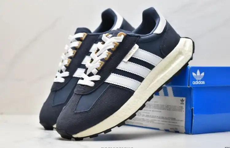 hype Adidas Sneakers