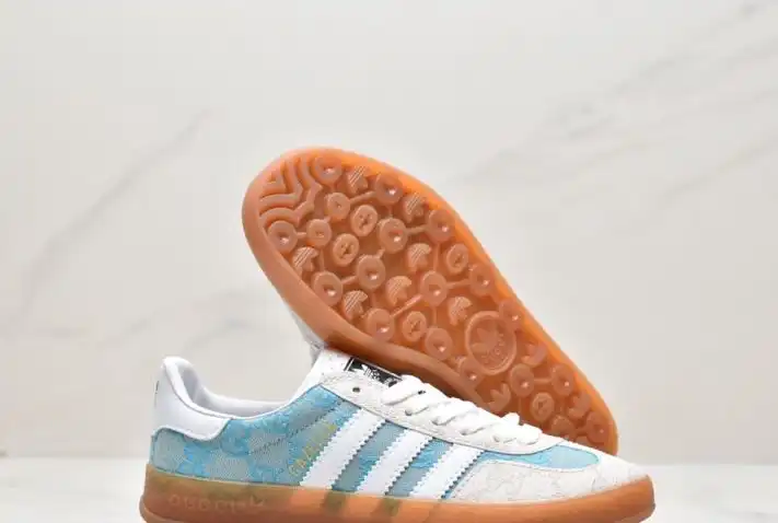 hype Adidas Sneakers