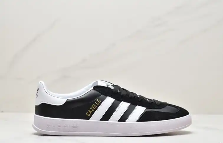 hype Adidas Sneakers