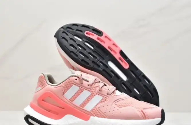 hype Adidas Sneakers