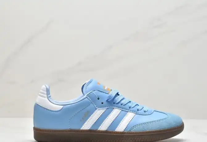 hype Adidas Sneakers