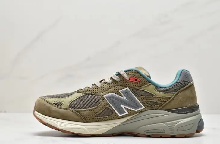 hype New Balance Sneakers