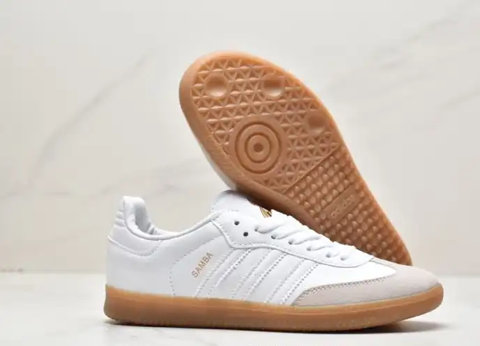 hype Adidas Sneakers