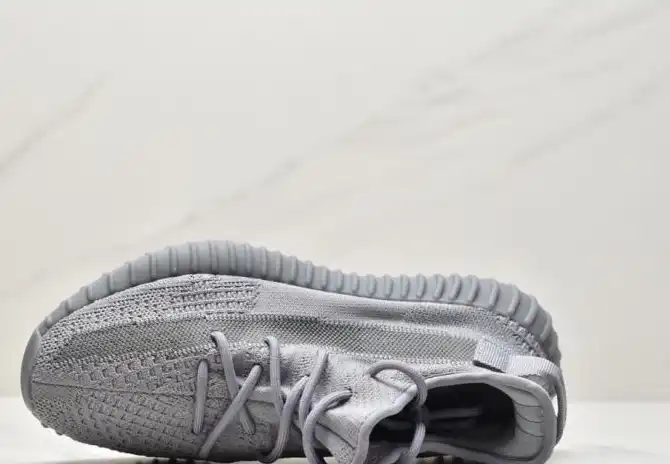 hype Adidas Yeezy Boost