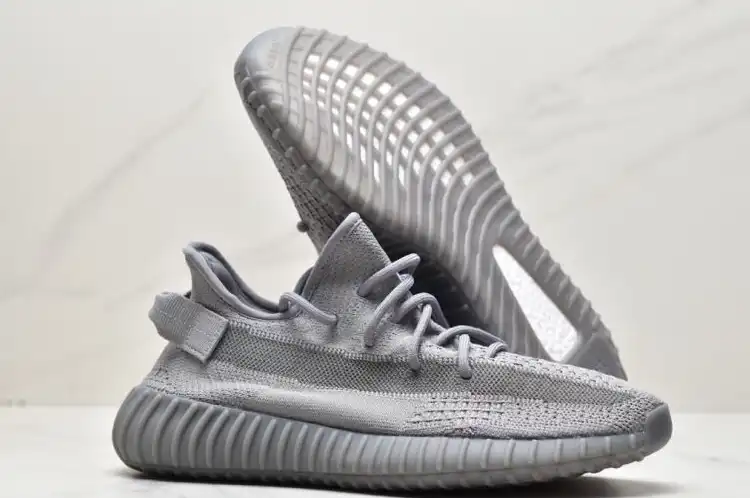 hype Adidas Yeezy Boost