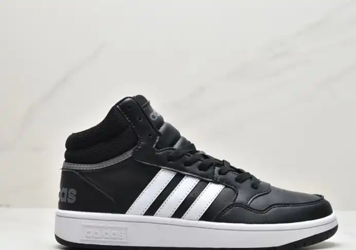 hype Adidas Sneakers