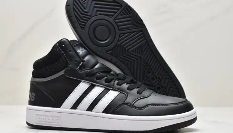 hype Adidas Sneakers