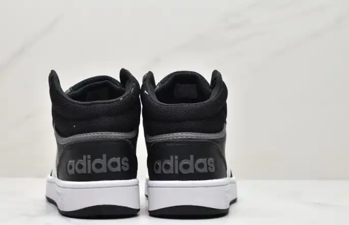 hype Adidas Sneakers