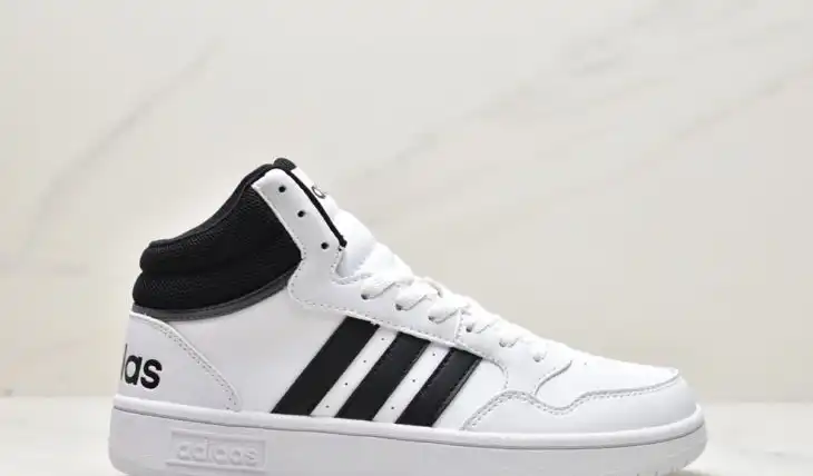 hype Adidas Sneakers