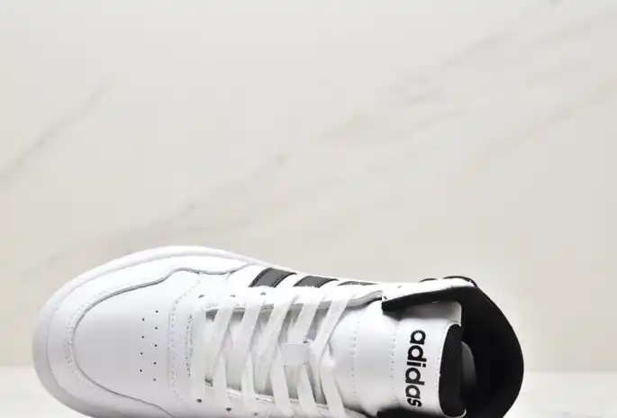 hype Adidas Sneakers