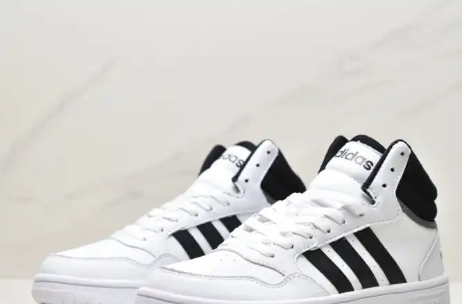 hype Adidas Sneakers