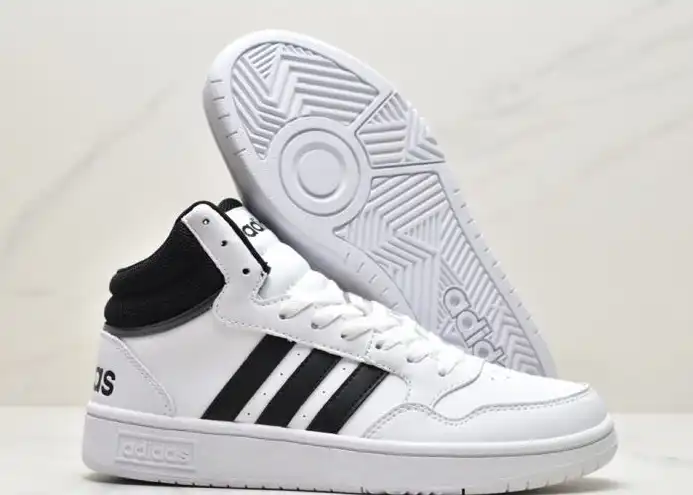 hype Adidas Sneakers