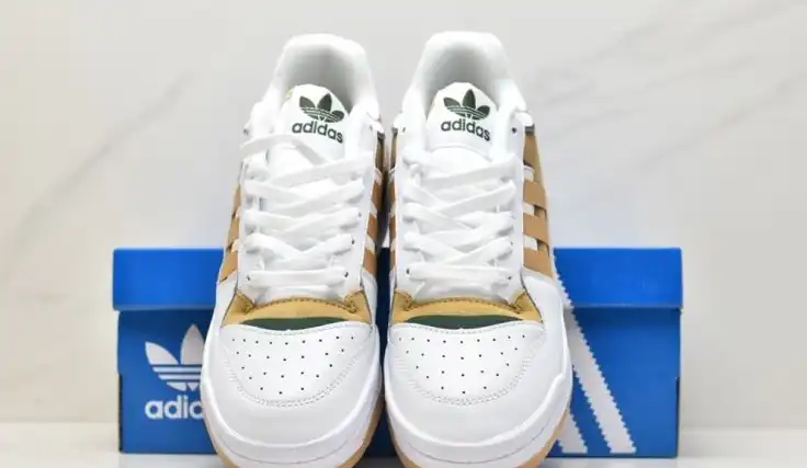 hype Adidas Sneakers