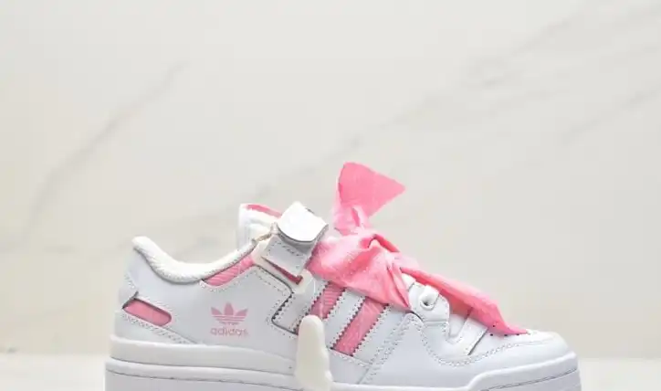 hype Adidas Sneakers