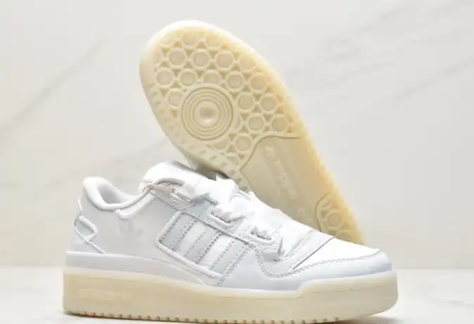 hype Adidas Sneakers