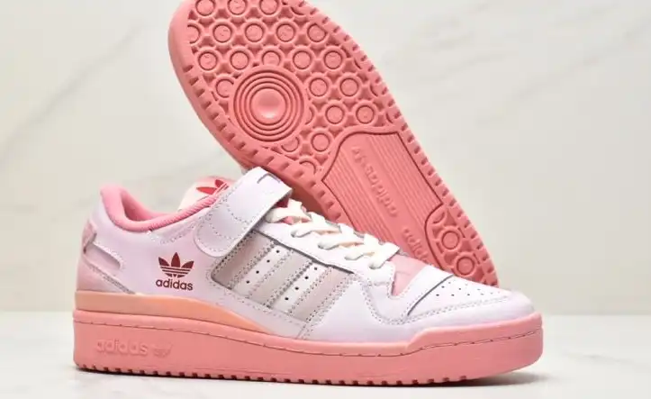 hype Adidas Sneakers