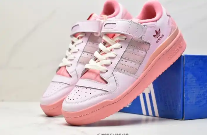 hype Adidas Sneakers