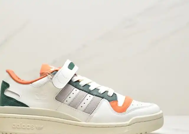 hype Adidas Sneakers