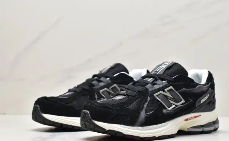 hype New Balance Sneakers