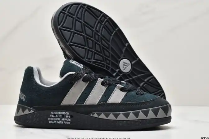 hype Adidas Sneakers