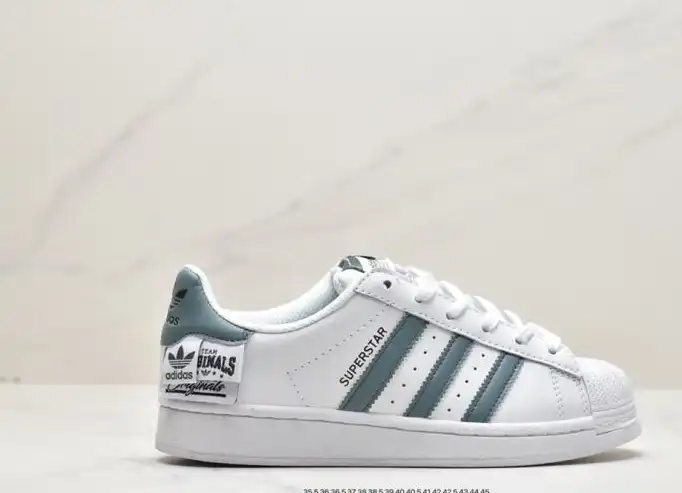 hype Adidas Sneakers