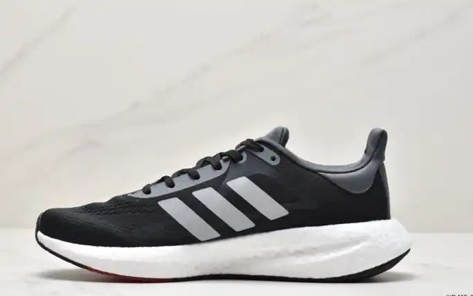 hype Adidas Sneakers