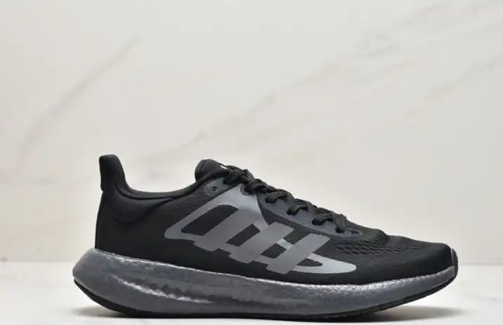 hype Adidas Sneakers