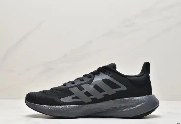 hype Adidas Sneakers