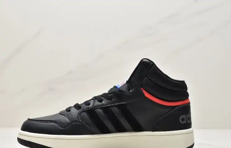 hype Adidas Sneakers