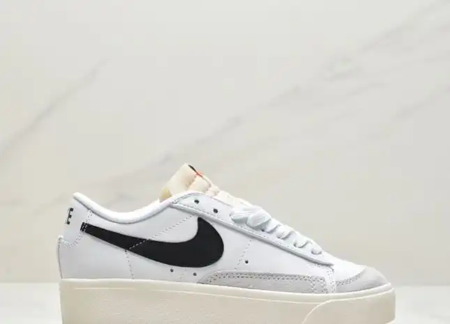 hype Nike Sneakers