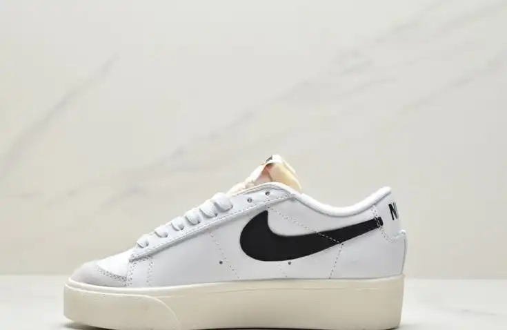 hype Nike Sneakers