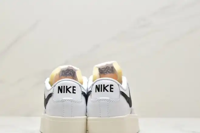 hype Nike Sneakers