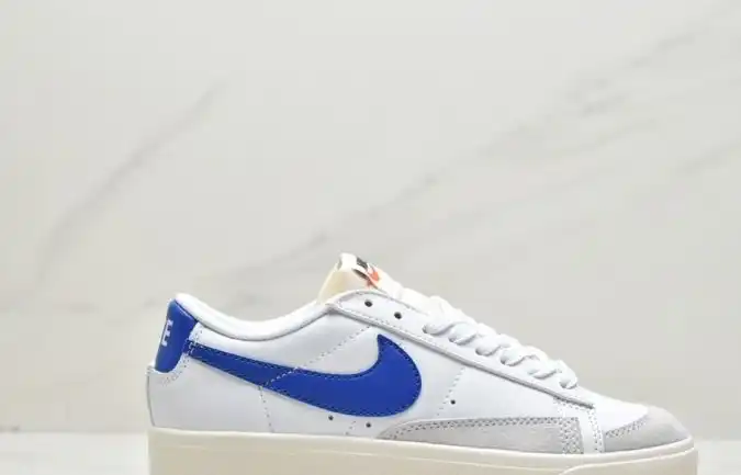 hype Nike Sneakers