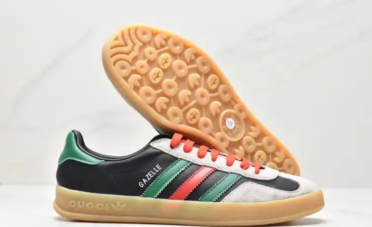 hype Adidas Sneakers