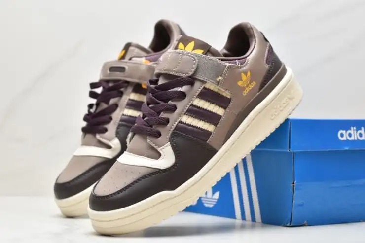 hype Adidas Sneakers