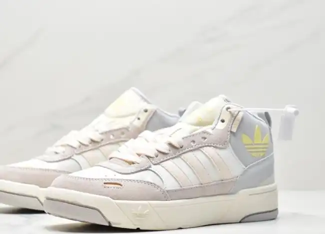 hype Adidas Sneakers