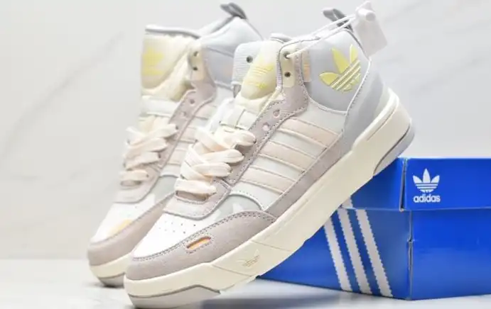 hype Adidas Sneakers