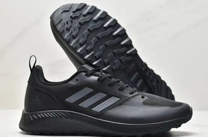 hype Adidas Sneakers