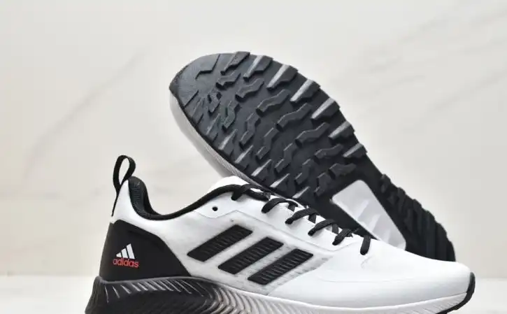 hype Adidas Sneakers