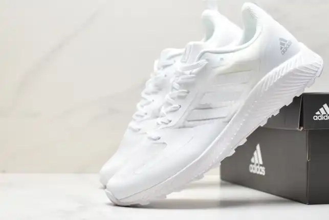 hype Adidas Sneakers