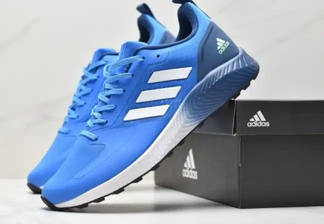 hype Adidas Sneakers