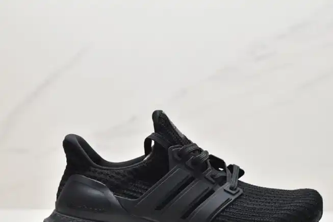 hype Adidas Sneakers