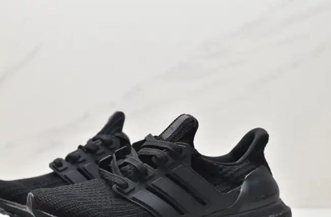 hype Adidas Sneakers