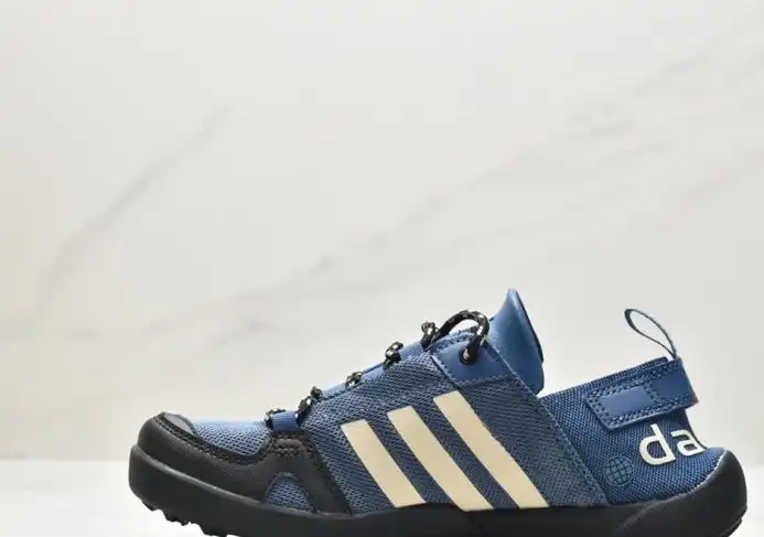 hype Adidas Sneakers