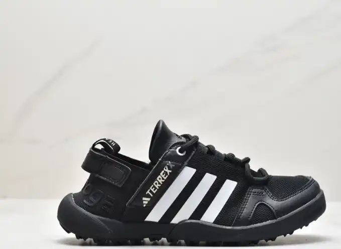 hype Adidas Sneakers