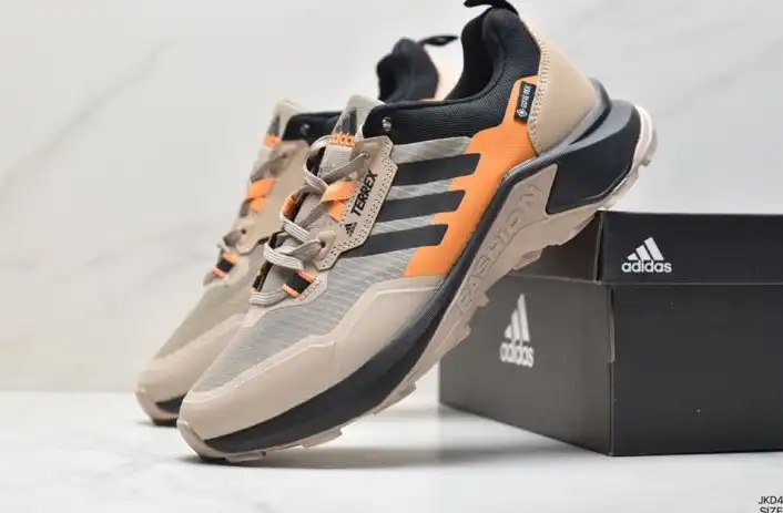 hype Adidas Sneakers