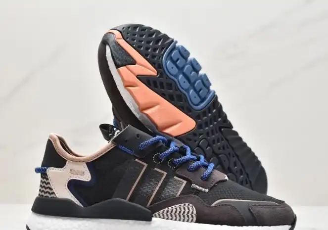 hype Adidas Sneakers