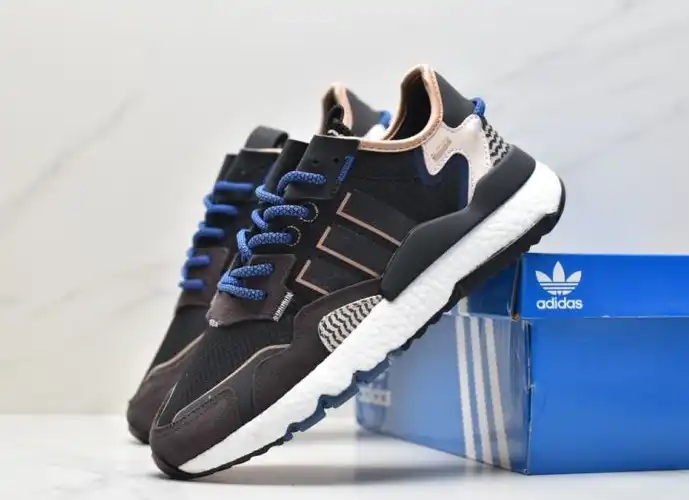 hype Adidas Sneakers